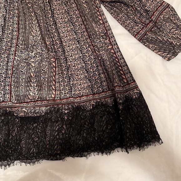 ANTHROPOLOGIE SMOCKED OFF THE SHOULDER BLOUSE WITH 3/4 SLEEVES AND LACE TRIM - Picture 3 of 4